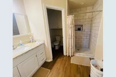 1410 Avenue D, Danbury, TX 77534 - Photo 9