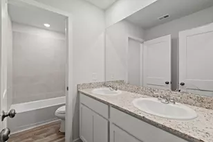 308 Amy St, Angleton, TX 77515 - Photo 13