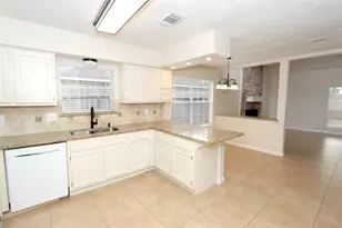 2731 Colony Dr, Sugar Land, TX 77479 - Photo 9