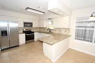 2731 Colony Dr, Sugar Land, TX 77479 - Photo 3