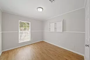 5922 Densmore Dr, Houston, TX 77035 - Photo 11