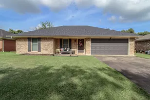 2055 Stacy St, Beaumont, TX 77707 - Photo 1