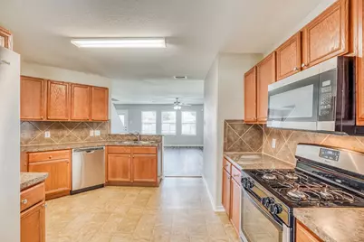 5039 Lamppost Hill Court, Katy, TX 77449 - Photo 7