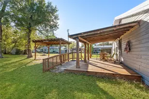 2705 21st St, Hempstead, TX 77445 - Photo 31