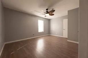 122 N Iowa Ave, League City, TX 77573 - Photo 9