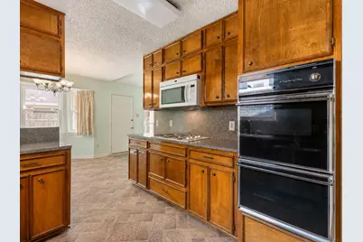1517 Oakcrest Street, Wharton, TX 77488 - Photo 7