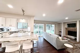 4741 Kinglet St, Houston, TX 77035 - Photo 5