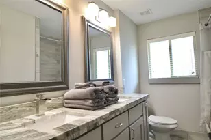 4741 Kinglet St, Houston, TX 77035 - Photo 33