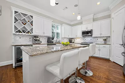 1042 W 15th 1/2 Street, Houston, TX 77008 - Photo 21