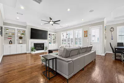 1042 W 15th 1/2 Street, Houston, TX 77008 - Photo 9
