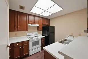 11711 Memorial Dr, Houston, TX 77024 - Photo 5