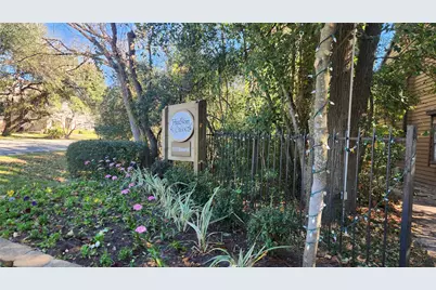 11711 Memorial Drive #604, Houston, TX 77024 - Photo 9