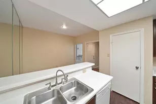 11711 Memorial Dr, Houston, TX 77024 - Photo 9