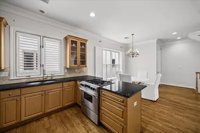 130 Oak Place Drive, Houston, TX 77006 - Photo 7