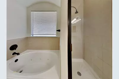 10224 Forest Glade Court, Conroe, TX 77385 - Photo 9