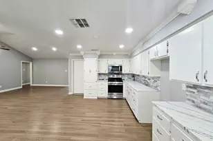 2433 Freeway Manor Dr, Rosenberg, TX 77471 - Photo 5