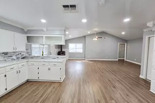 2433 Freeway Manor Dr, Rosenberg, TX 77471 - Photo 7