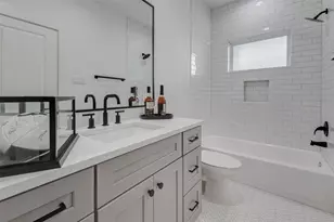 1307 E 27th St, Houston, TX 77009 - Photo 11