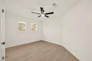 8303 Spring Wind Dr, Houston, TX 77040 - Photo 23
