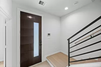 523 Hillwood Heights Drive, Houston, TX 77091 - Photo 9