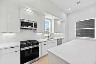 523 Hillwood Hts Dr, Houston, TX 77091 - Photo 15