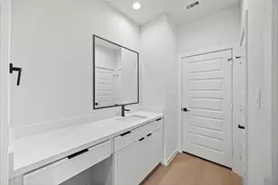 523 Hillwood Hts Dr, Houston, TX 77091 - Photo 11