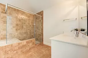 3721 Main Poplar Dr, Houston, TX 77025 - Photo 35