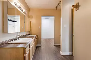 2098 Harland Dr, Houston, TX 77055 - Photo 29