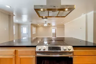 2098 Harland Dr, Houston, TX 77055 - Photo 11