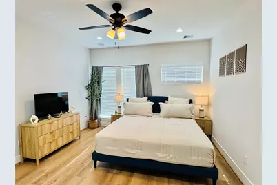 1811 Brooks Street, Houston, TX 77026 - Photo 13