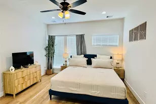 1811 Brooks St, Houston, TX 77026 - Photo 13