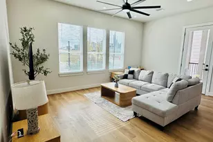 1811 Brooks St, Houston, TX 77026 - Photo 5