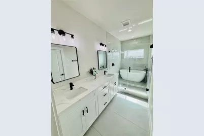 1811 Brooks Street, Houston, TX 77026 - Photo 7