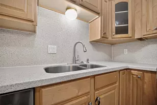 10383 Briar Forest Dr, Houston, TX 77042 - Photo 15