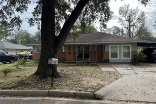 403 Wagers St, Conroe, TX 77301 - Photo 3