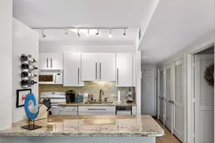 1401 E Beach Dr, Galveston, TX 77550 - Photo 9