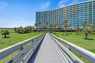 1401 E Beach Dr, Galveston, TX 77550 - Photo 27