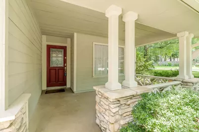 123 Sheerborne Court, The Woodlands, TX 77382 - Photo 3