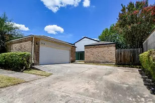 7714 Teal Run Dr, Houston, TX 77071 - Photo 1
