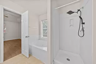 10330 Turrett Point Ln, Houston, TX 77064 - Photo 9