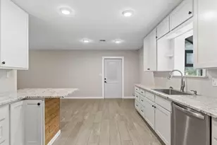 2020 35th St, Orange, TX 77630 - Photo 9