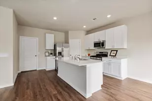 13599 Bay Springs Dr, Conroe, TX 77303 - Photo 11