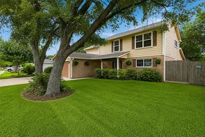 10435 Long River Drive, Sugar Land, TX 77498 - Photo 3