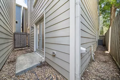 2406 Beall Street #C, Houston, TX 77008 - Photo 33