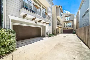 2406 Beall St, Houston, TX 77008 - Photo 3