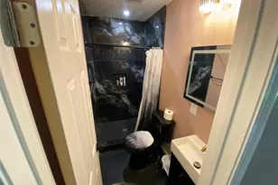 1025 Henderson Ave, Orange, TX 77630 - Photo 9