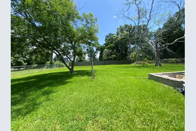 1025 Henderson Avenue, Orange, TX 77630 - Photo 19