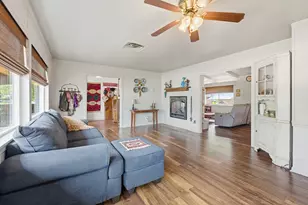 305 N Harvey St, Caldwell, TX 77836 - Photo 11