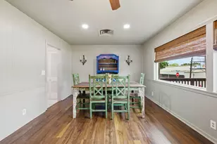 305 N Harvey St, Caldwell, TX 77836 - Photo 7