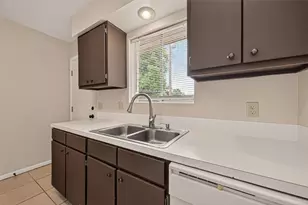 2302 Buchanan Dr, Baytown, TX 77520 - Photo 19
